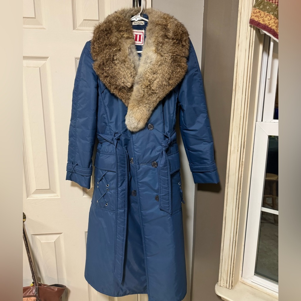 Vintage Women’s Coat Size 13 - Real Fur - Made in Hong Kong - 70’s or early 80’s